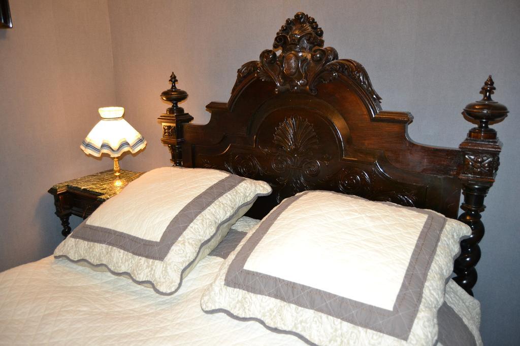 Chateau De Peufeilhoux Vallon-en-Sully Room photo